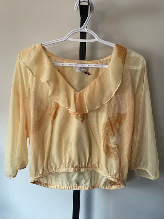 Little Moon Tops - NEW Little Moon Aritzia Rosemary Blouse in Yellow Feather Print Ruffled Boho